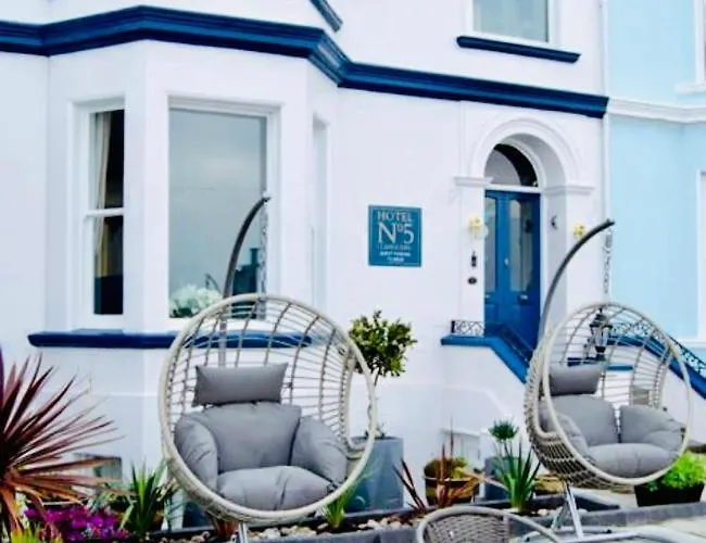 Hotels With Four Stars No5, Beachfront With Free Private Car Park