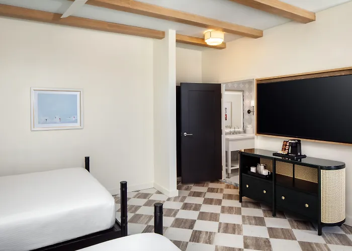 Hotel suites Casa Marina Key West, Curio Collection By Hilton