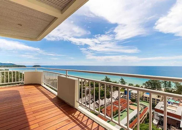 Beach hotel: Waterfront Suites Phuket By Centara New