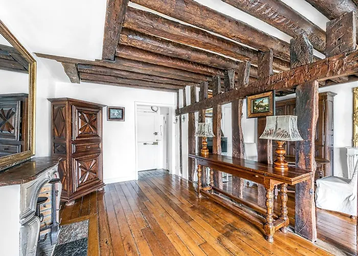 Ile Saint Louis - Quai D'Orleans 2bdr By B'Your Home
