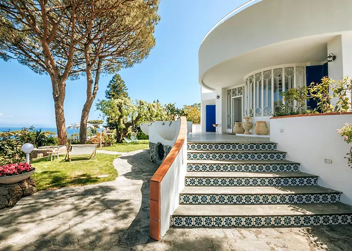 Hotel with Tennis: Villa Livia