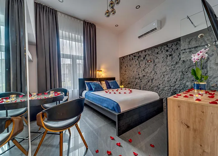 Jacuzzi hotel: Komorowski Luxury Guest Rooms