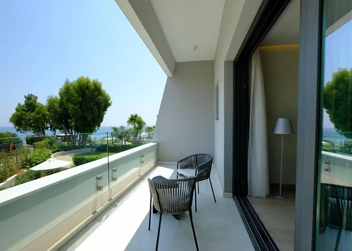 Pet Friendly hotel: Parklane, A Luxury Collection Resort & Spa, Limassol