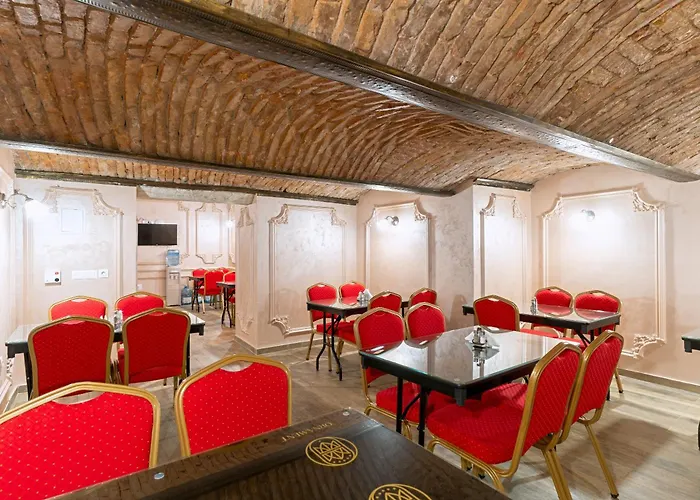 Hotel: Ornament Hotel