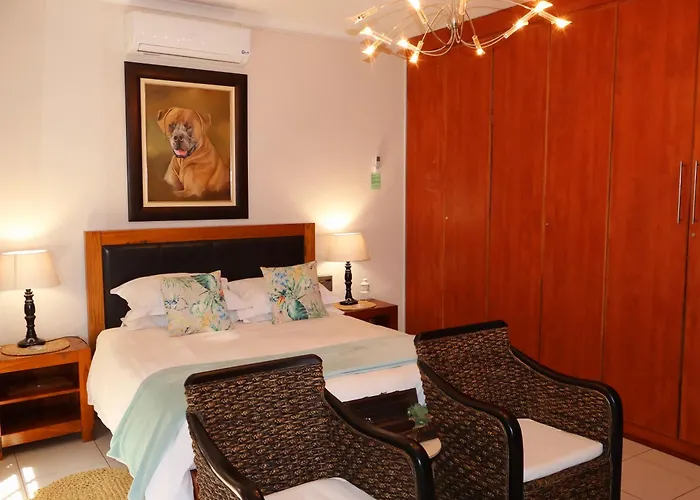 Airport Hotel: The Leopard Tree