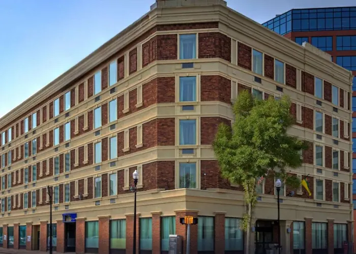 Quality Inn & Suites Downtown