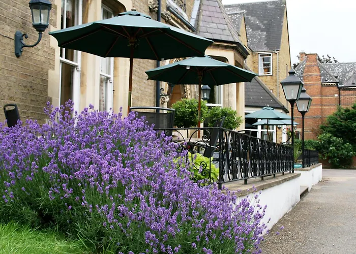 Cotswold Lodge
