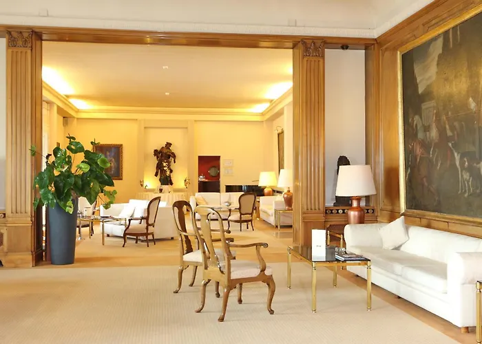 Hotel met zwembad: Hotel Du Grand Lac Excelsior