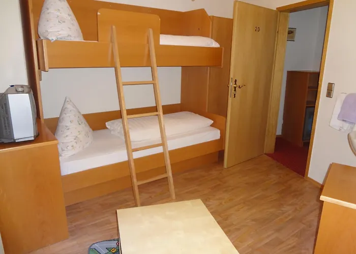 Hotel para famílias: Hotel Rose Heidelberg Inklusive Fruehstueck, Saunanutzung Und Parkplaetze Nach Verfuegbarkeit