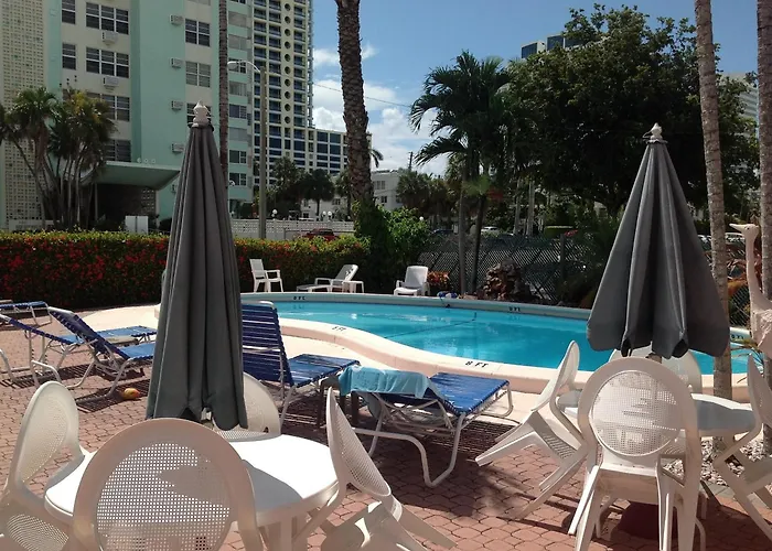 Motel: Birch Patio Motel