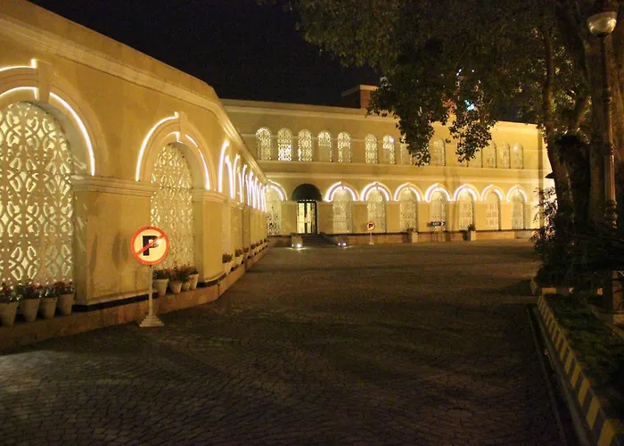 5 star hotels Faletti'S Lahore