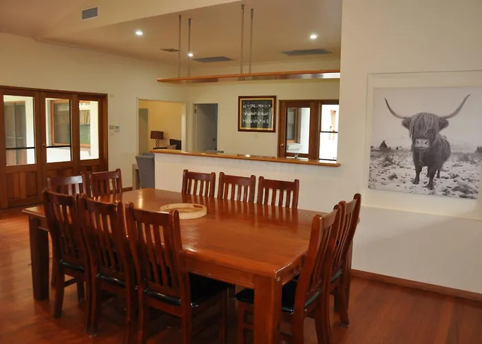 Pokolbin Village Estate