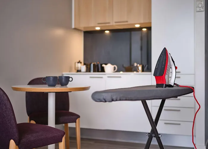  Adina Apartment