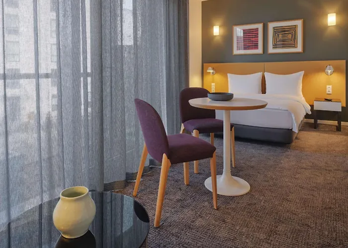  Adina Apartment