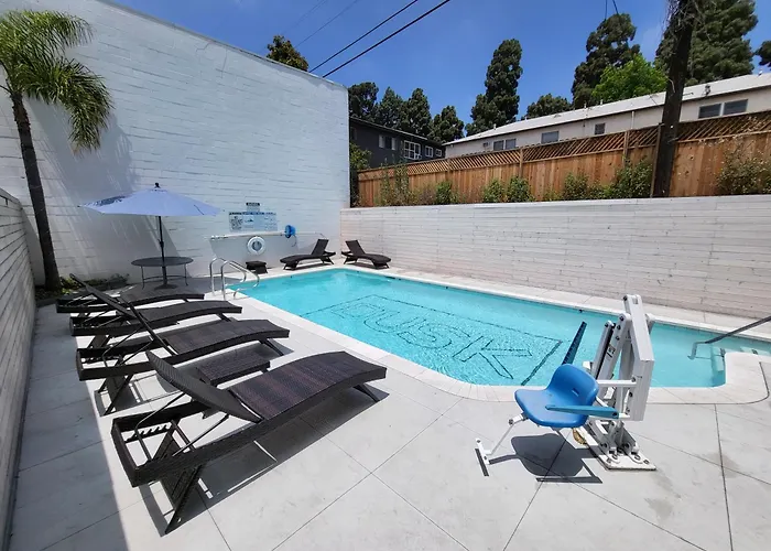 Hotel 3 estrelas: Dusk Hotel Hollywood