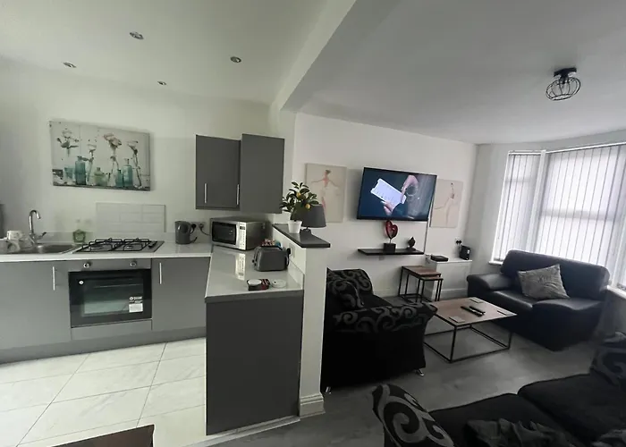 Dog friendly hotels Stefanos 3 Bedroom House Sleeps 10