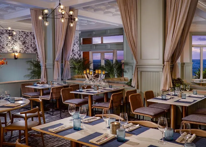 Motel: Pelican Grand Beach Resort, A Noble House Resort