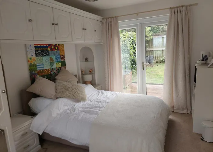 Guests house 210 Greenlea Court