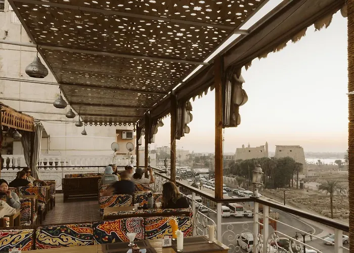 Cheap hotel: Nefertiti Hotel Luxor