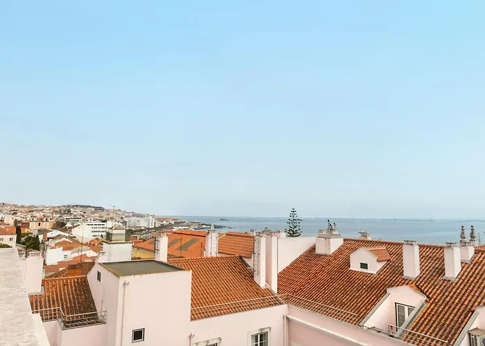 Family Friendly Hotels Emerald House Lisbon - Curio Collection By Hilton