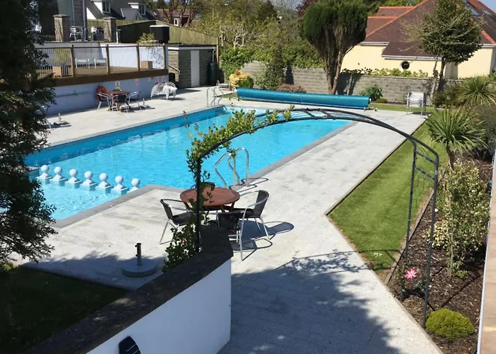 Cheap hotel: Merlewood Hotel