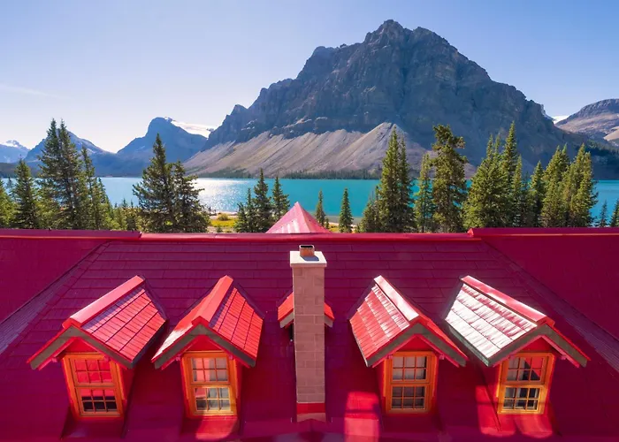 Lodge At Bow Lake