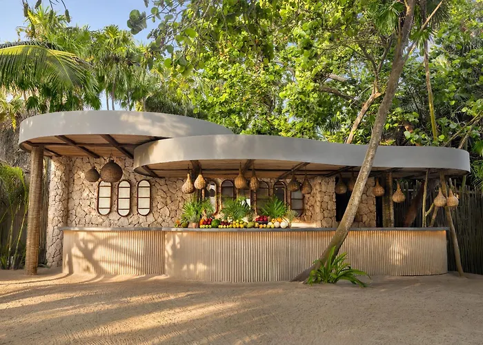 Secrets & Beach Club (Adults Only)