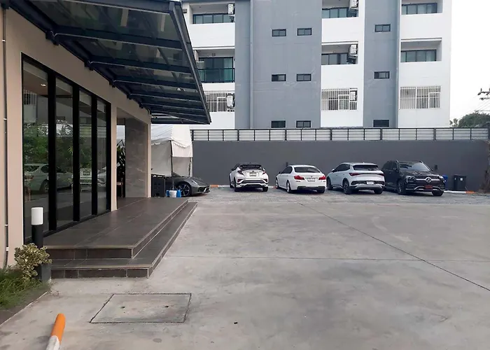 Hotel: The 9 Residence Hotel