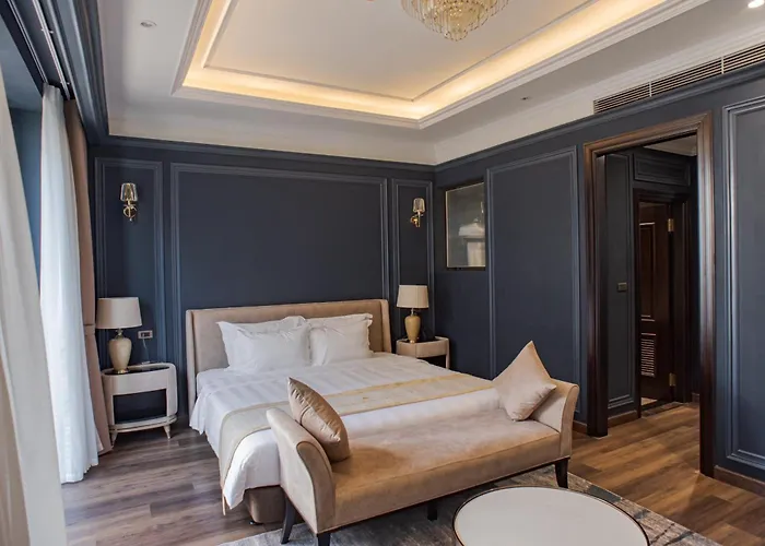 Hotel with view: Victoria Villas