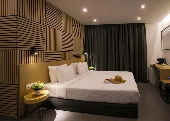 Hotel Jacuzzi: White Luxury