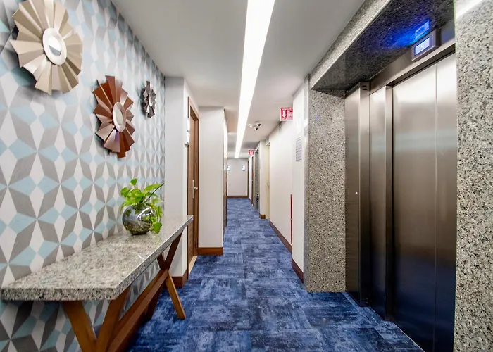 Hotel Velvet Plaza
