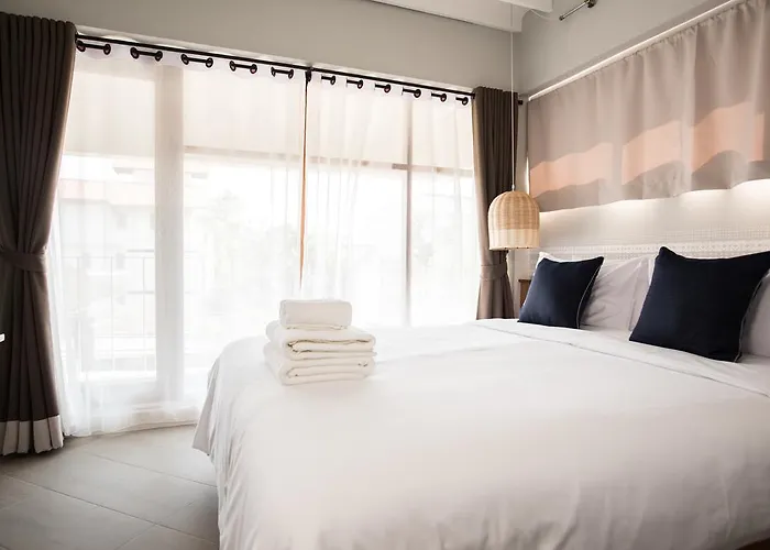 Hotels with a view Thapae Happy House