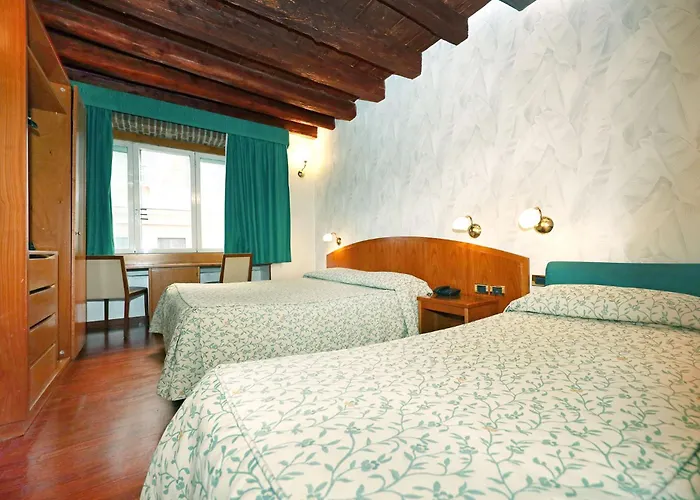 Hôtel bon marché: Hotel Corot