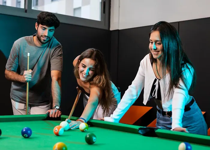 Hotel near College: Residencia Universitaria Resa Campus Del Mar