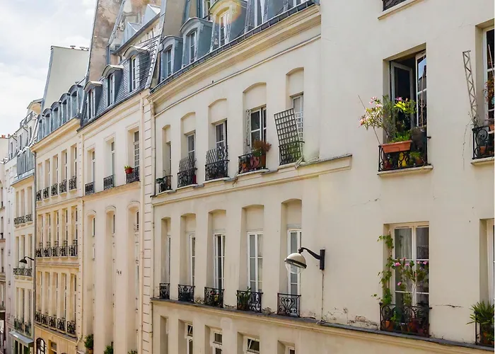 Luxury 2 Bedroom 2 Bathroom - Louvre