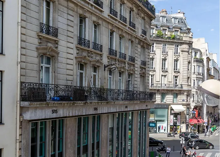 Luxury 2 Bedroom 2 Bathroom - Louvre