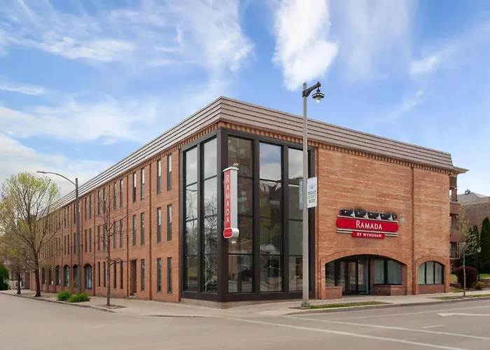 Ramada By Wyndham Milwaukee