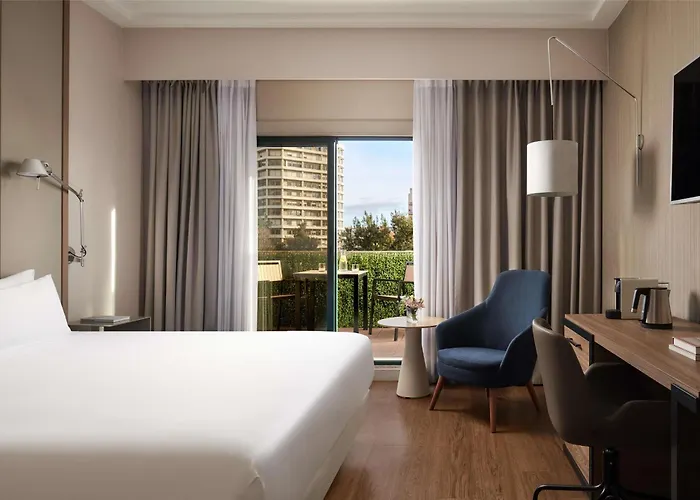 Luxury hotel only: Nh Lisboa Campo Grande