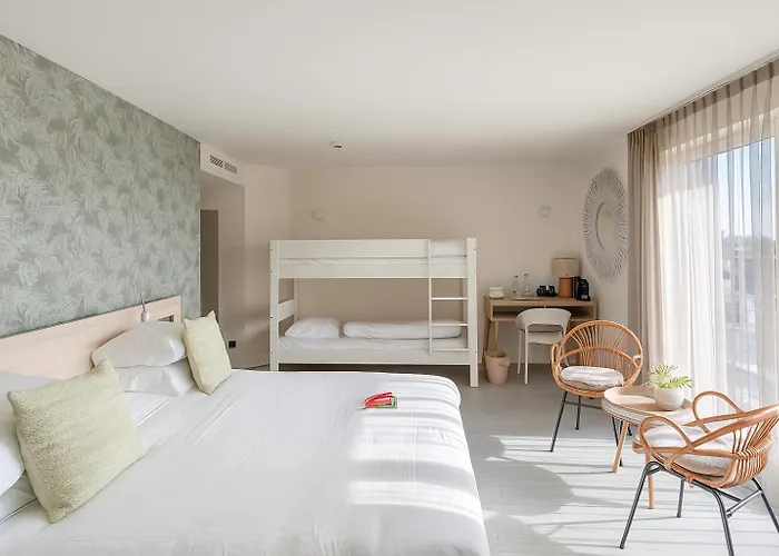 3 sterren hotel: Beach Hotel Helios By Cw Hotel Collection