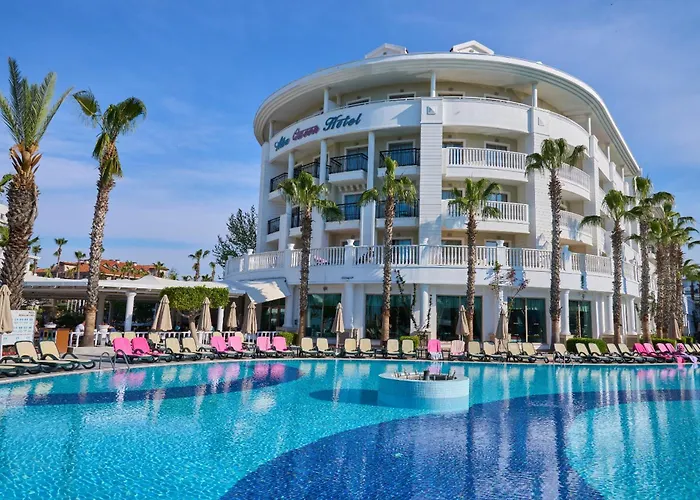 Resort: Alba Queen Hotel