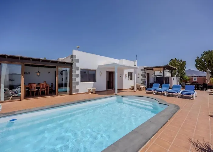 Villa: Utopia, Villa 4 Bedrooms, Heated Pool & Complete Privacy