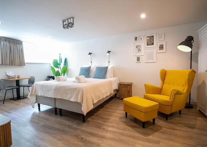Nassau Canal Suites - In The Heart Of The City