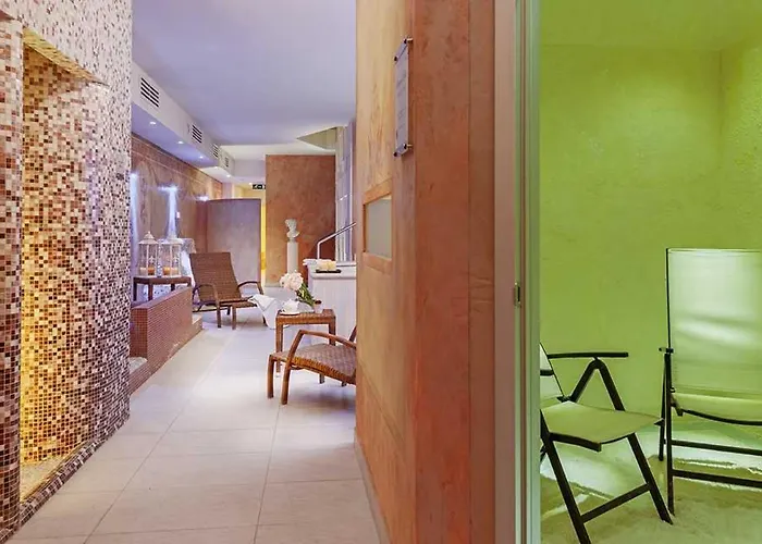 Airport Hotel: Gallery Room