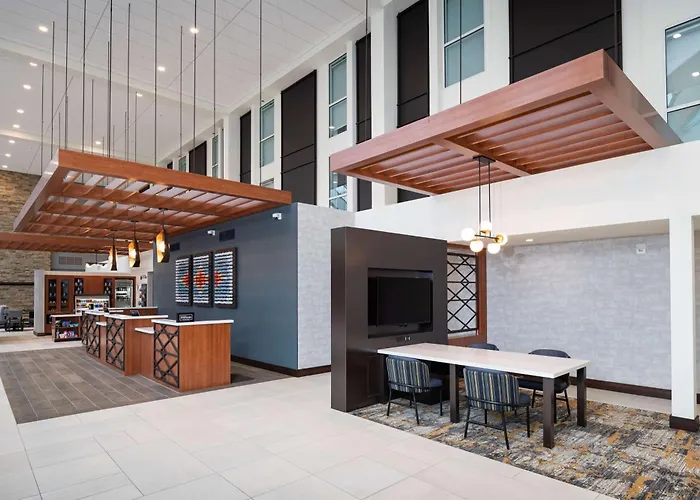 Doubletree By Hilton Madison East