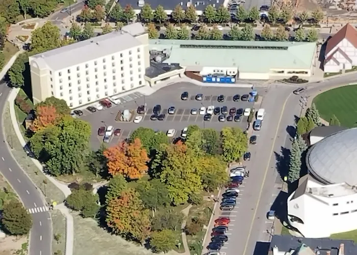 Cheap hotel: Comfort Inn The Pointe