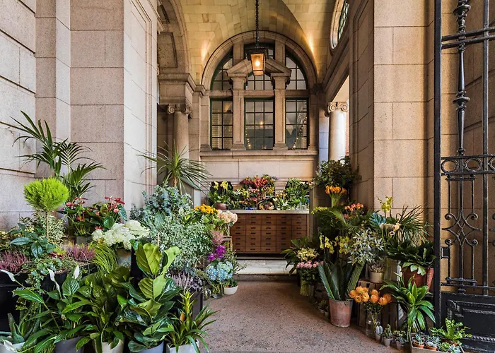 Luxury hotel only: Kimpton Clocktower By Ihg