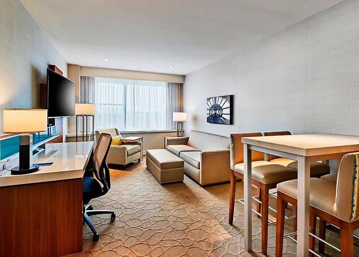 Beach hotel: Delta Hotels By Marriott Dartmouth