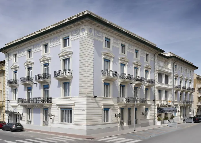  Palace