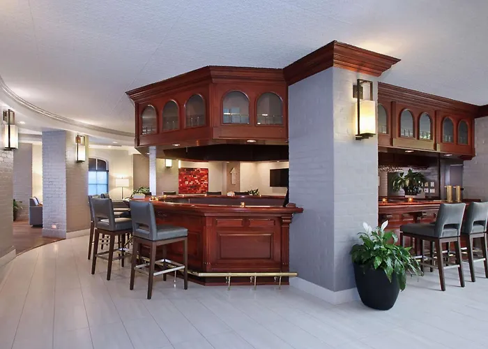 Family Hotel: Embassy Suites By Hilton Anaheim North