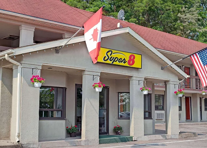 Super 8 By Wyndham Niagara Falls North
